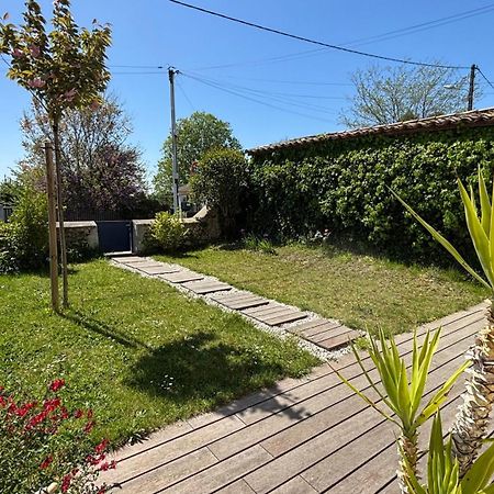Maison De Charme Avec Jardin Et Terrasse Camblanes-et-Meynac Экстерьер фото